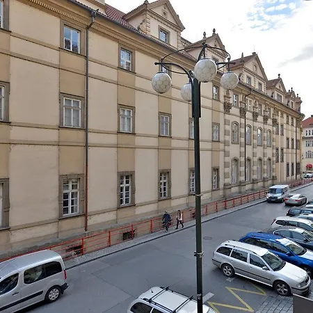 Stunning Charles Bridge Apartment Prague Extérieur photo