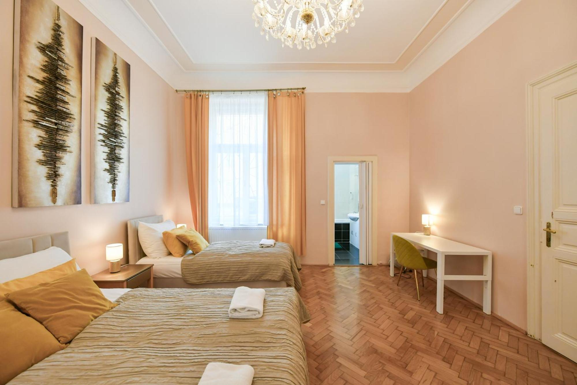 Apartment Stunning Charles Bridge Apartment *